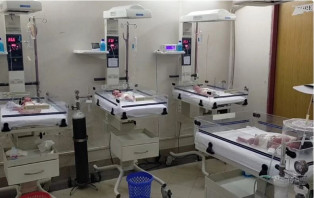 একসঙ্গে ৪ সন্তানের মা হলেন রোমানা, চিন্তায় বাবা
