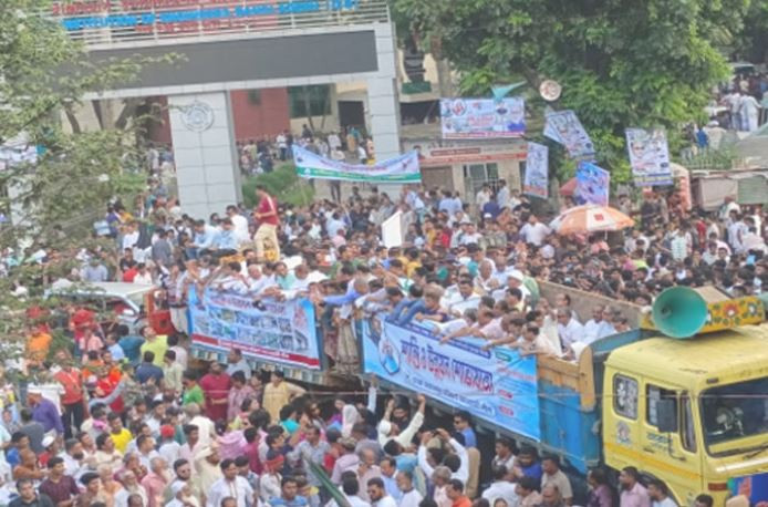 দ্বিতীয় দিনের শান্তি ও উন্নয়ন শোভাযাত্রায় আ.লীগ