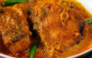 আনারস-রুই ভুনা