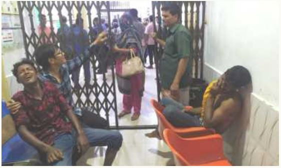 ঝালকাঠিতে বাস দুর্ঘটনা : স্বজনদের আহাজারি, কান্নায় ভারী হাসপাতাল
