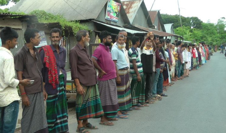 ভাংগায় মিথ্যা মামলা দিয়ে হয়রানি অভিযোগ, প্রত্যাহারের দাবিতে মানববন্ধন 