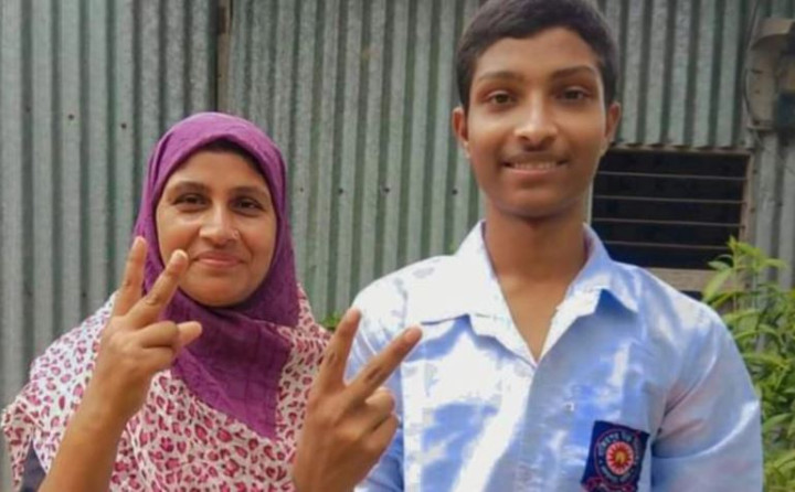 সিংড়ায় মা-ছেলের একসাথে এসএসসি পাস