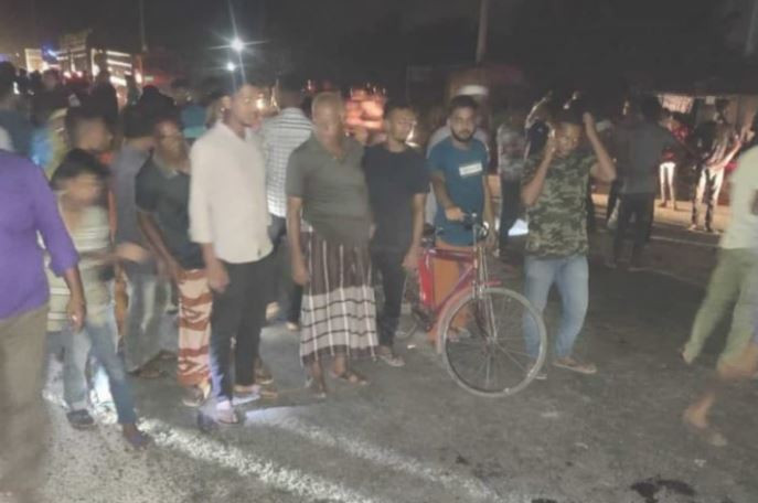 কাভার্ডভ্যানের ধাক্কায় স্বামী-স্ত্রী নিহত 
