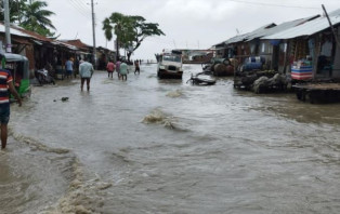 লঘুচাপের প্রভাবে উত্তাল মেঘনা নদী, নিম্নাঞ্চল প্লাবিত
