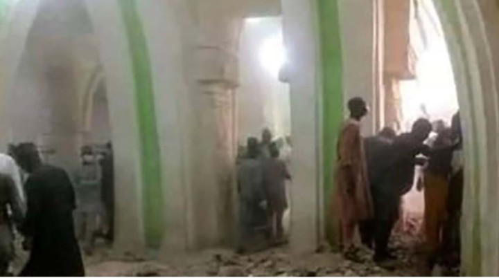 নামাজের সময় মসজিদে ধস, প্রাণ গেল সাত মুসল্লির