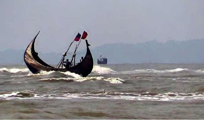 সমুদ্রবন্দরে ৩ নম্বর সতর্কতা সংকেত