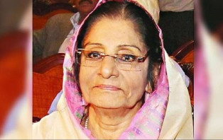 জাতীয় পার্টির চেয়ারম্যান হিসেবে দায়িত্ব নিলেন রওশন এরশাদ