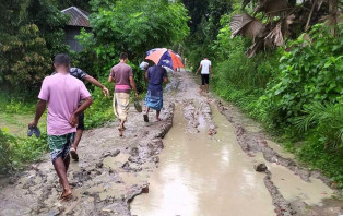 সালথায় চলাচলের অনুপযোগি দুটি রাস্তা, চরম দুর্ভোগে এলাকাবাসী