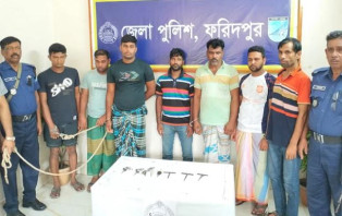 ফরিদপুরে চোরাই মোটরসাইকেল ও ইজিবাইকসহ গ্রেপ্তার ৭