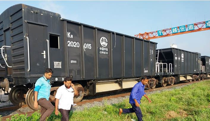 ৬ মিনিটে পদ্মা সেতু পাড়ি দিল পাথরভর্তি ট্রেন