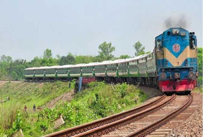 ট্রেনের ধাক্কায় তরুণ নিহত 