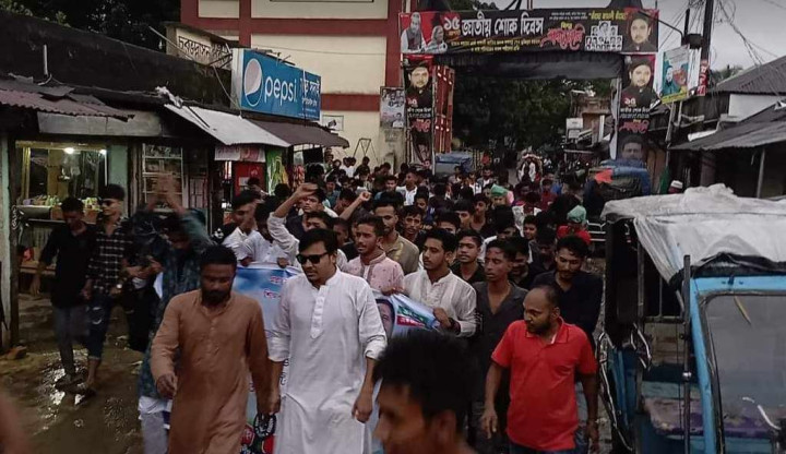 চরভদ্রাসন উপজেলা ছাএলীগের নব গঠিত কমিটির আনন্দ মিছিল