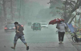 দুপুরের মধ্যে ১৮ অঞ্চলে হতে পারে ঝড়-বৃষ্টি