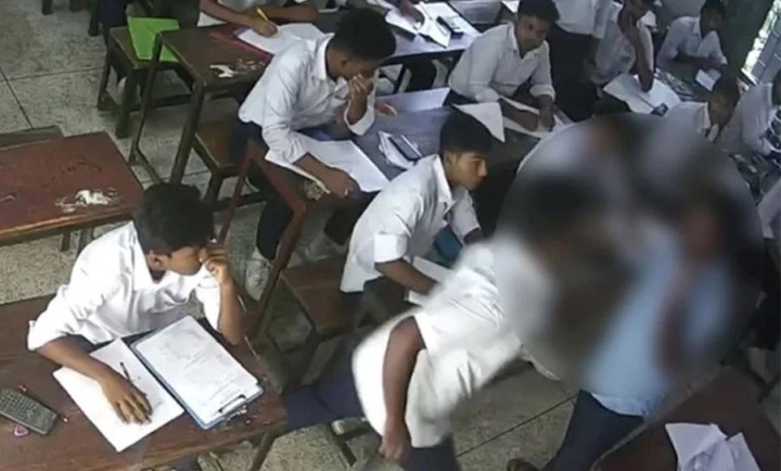 শিক্ষককে থাপ্পড় মারা সেই ছাত্রের আত্মসমর্পণ