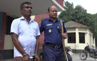 যৌতুকের টাকা না পেয়ে স্ত্রীর জিভ কেটে দিল বর্বর স্বামী