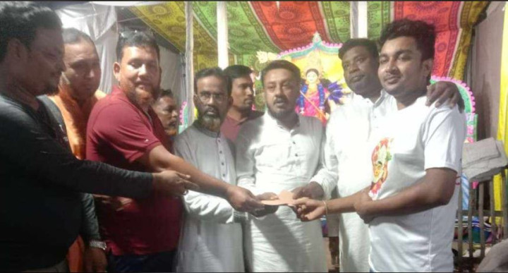 চরভদ্রাসনে দুর্গাৎসবে ৫ হাজার টাকা করে অনুদান দিল মুরাদ