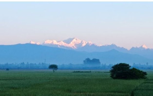 ভ্রমণপিপাসুদের ডাকছে কাঞ্চনজঙ্ঘা