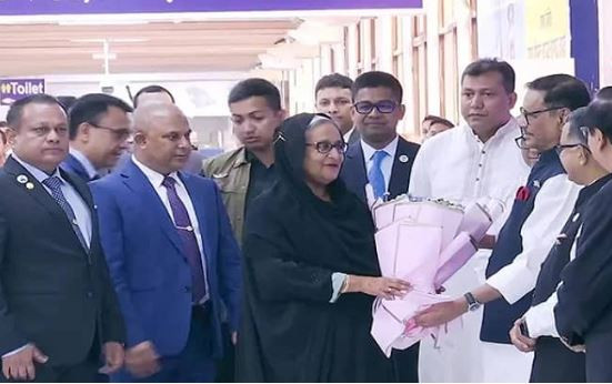 দেশে ফিরেছেন প্রধানমন্ত্রী