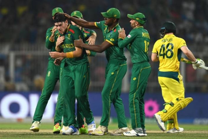 রোমাঞ্চকর লড়াইয়ে প্রোটিয়াদের হারিয়ে ফাইনালে অস্ট্রেলিয়া