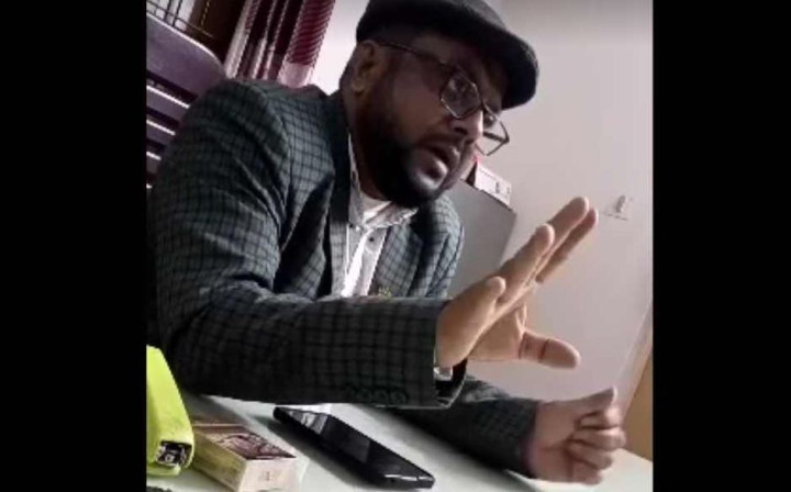 অশ্রাব্য উক্তি করে দ্বায়িত্বরত সাংবাদিকদের হুমকি দিলেন রায়পুর ইউপি চেয়ারম্যান