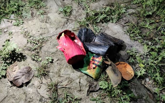 নির্বাচন অফিসকে লক্ষ্য করে ককটেল নিক্ষেপ