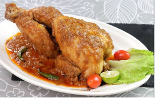স্পেশাল ‘আস্ত মুরগির রোস্ট’