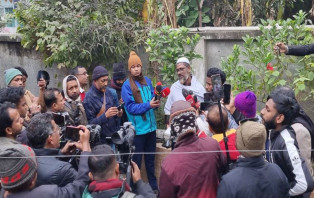 মাশরাফীকে সমর্থন দিয়ে সরে দাঁড়ালেন স্বতন্ত্র প্রার্থী ফয়জুল   