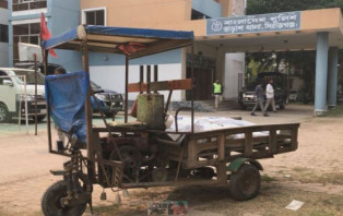 বাবা-মা ও মেয়ে হত্যার ঘটনায় মামলা