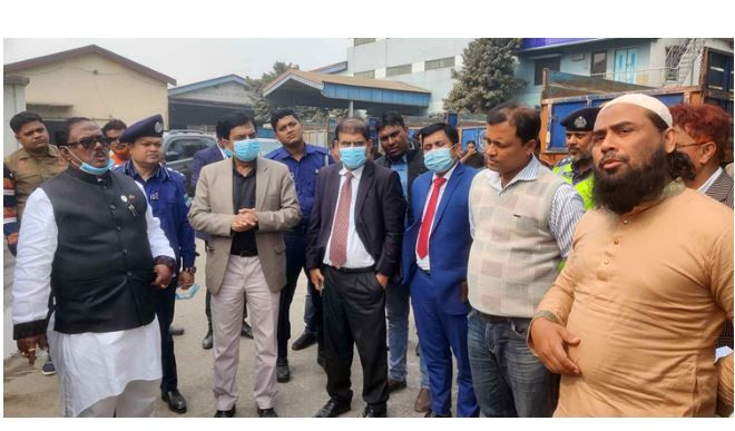 চালের মোকামে হঠাৎ হাজির খাদ্যমন্ত্রী, দুটি গুদাম সিলগালা