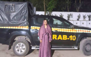 টিকটক সেলিব্রিটি ইতি আক্তারকে গ্রেফতার করেছে র‌্যাব