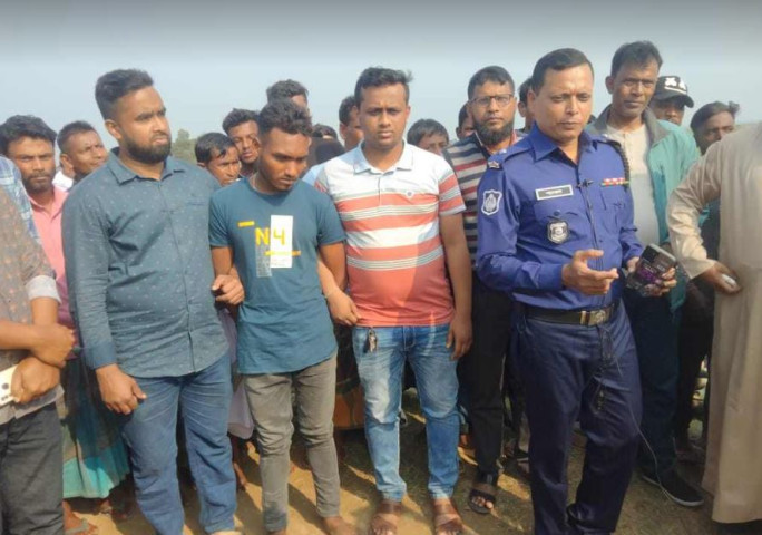 হাঁস তাড়ানোকে কেন্দ্র করে ছুরিকাঘাতে যুবককে হত্যা; গ্রেপ্তার ৫ 