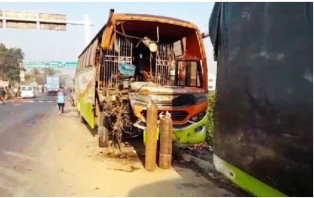 ভাঙ্গায় বাস দুর্ঘটনায় নিহতের সংখ্যা বেড়ে ৩, আহত ২৭
