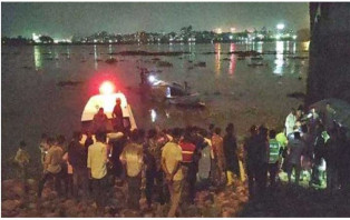মেঘনায় ট্রলারডুবি : এখনো নিখোঁজ ৮ জন