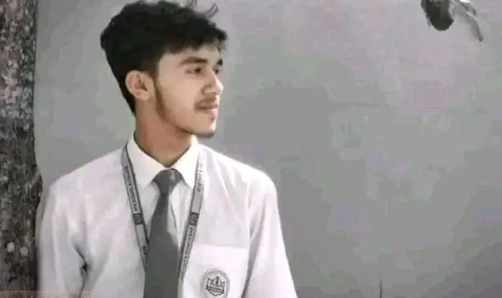 ট্রেনের নিচে গৃহবধূর আত্মহত্যা, বাঁচাতে গিয়ে প্রাণ গেল যুবকের