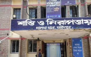 ফরিদপুরে সংঘর্ষের ঘটনায় পুলিশের অভিযানে উপজেলা চেয়ারম্যানসহ গ্রেপ্তার ৪২