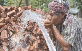 দেশের ৮ অঞ্চলে বয়ে যাচ্ছে তাপদাহ 