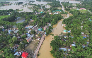সিলেটে পানি নামছে, দুর্ভোগ বাড়ছে