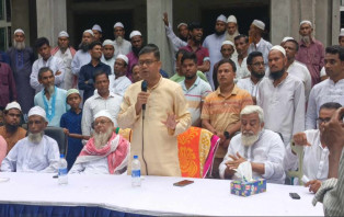 সালথায় শত বছরের গ্রাম্যদলাদলী বাদ দিয়ে শান্তির সমাবেশ