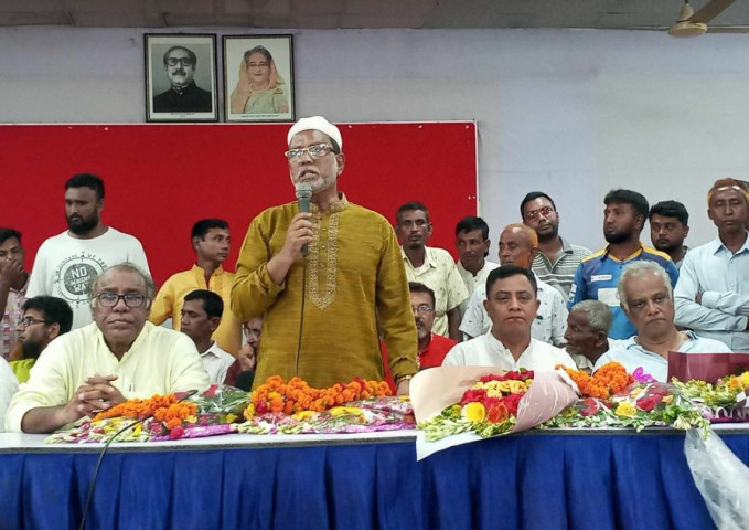 নব-নির্বাচিত চেয়ারম্যান পারভেজ কবিরের দায়িত্ব গ্রহণ