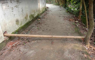 নির্বাচনে বিজয়ী হয়ে জনগণের পথ বন্ধ করে দেয়ার অভিযোগ
