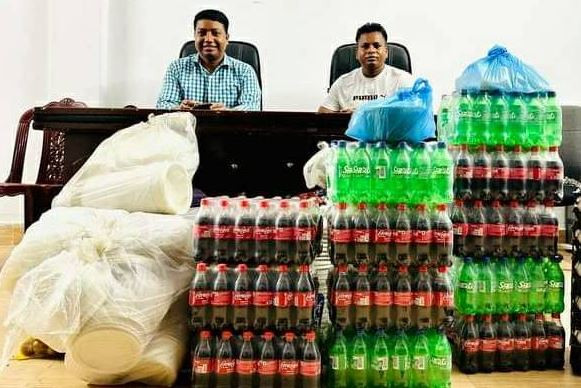 কোকাকোলার দিয়ে জবি ছাত্রলীগের ঈদ আপ্যায়ন