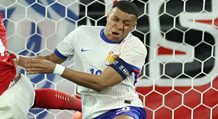 ইউরোতে নাক ভাঙল এমবাপ্পের, যেভাবে খেলবেন পরের ম্যাচ