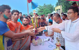 সালথায় চার দলীয় ঘরোয়া ফুটবল টুনামেন্ট এর ফাইনাল খেলা অনুষ্ঠিত