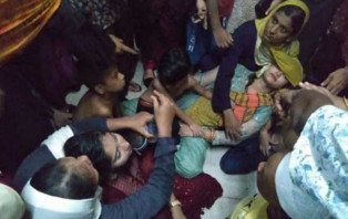 আমতলীতে ব্রিজ ভেঙে কনেযাত্রীবাহী মাইক্রোবাস খালে পড়ে নিহত ৯