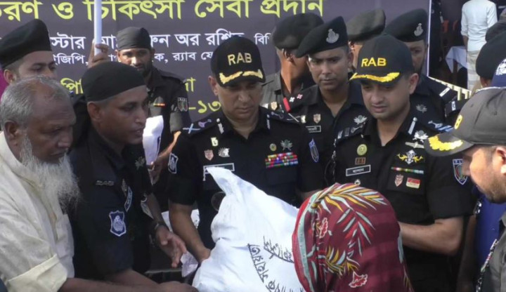 বন্যার্ত মানুষের পাশে দাঁড়ানো আহ্বান: র‌্যাবের মহাপরিচালক হারুন
