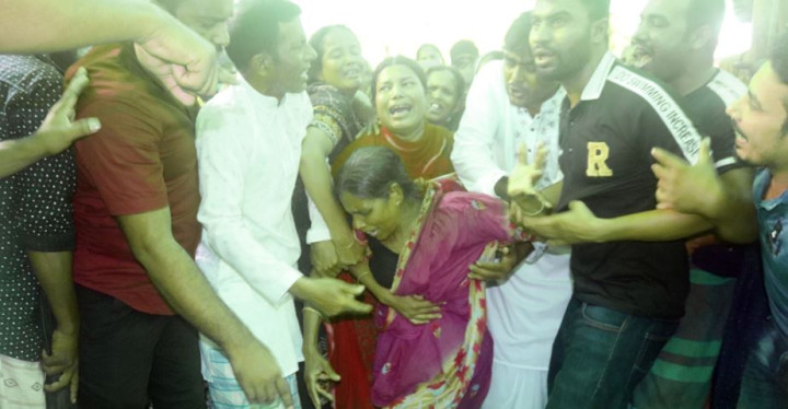 বাড়িতে ফিরল ৫ রেমিট্যান্স যোদ্ধার লাশ, গ্রামজুড়ে মাতম