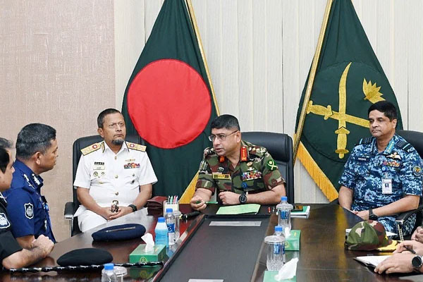 সেনাপ্রধানের সঙ্গে পুলিশ-র‌্যাব প্রধানের বৈঠকে যে সিদ্ধান্ত