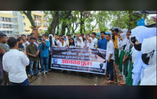 বিশ্বম্ভরপুরে ৯ম শ্রেণির ছাত্রীর রহস্যজনক মৃত্যুর সুষ্ঠু তদন্ত দাবিতে মানববন্ধন