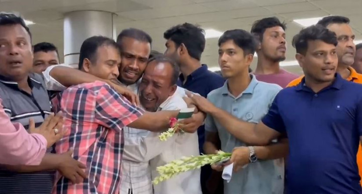 দেশে ফিরেছেন আমিরাতে ক্ষমা পাওয়া ১৪ বাংলাদেশি