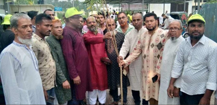 ঝালকাঠি জেলা কৃষকদলের উদ্যোগে বৃক্ষ রোপন ও আলোচনা সভা